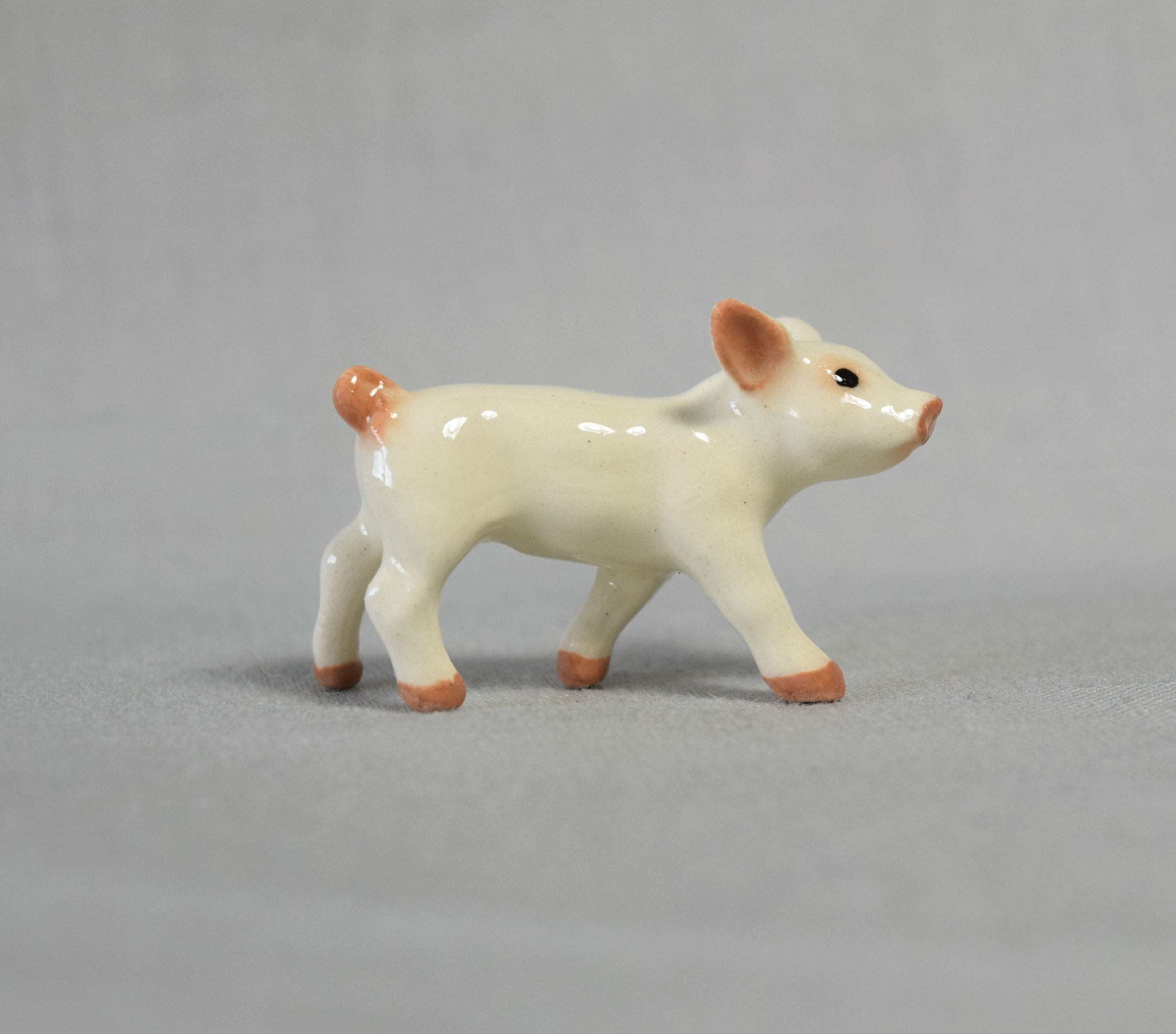 Piglet, walking-image