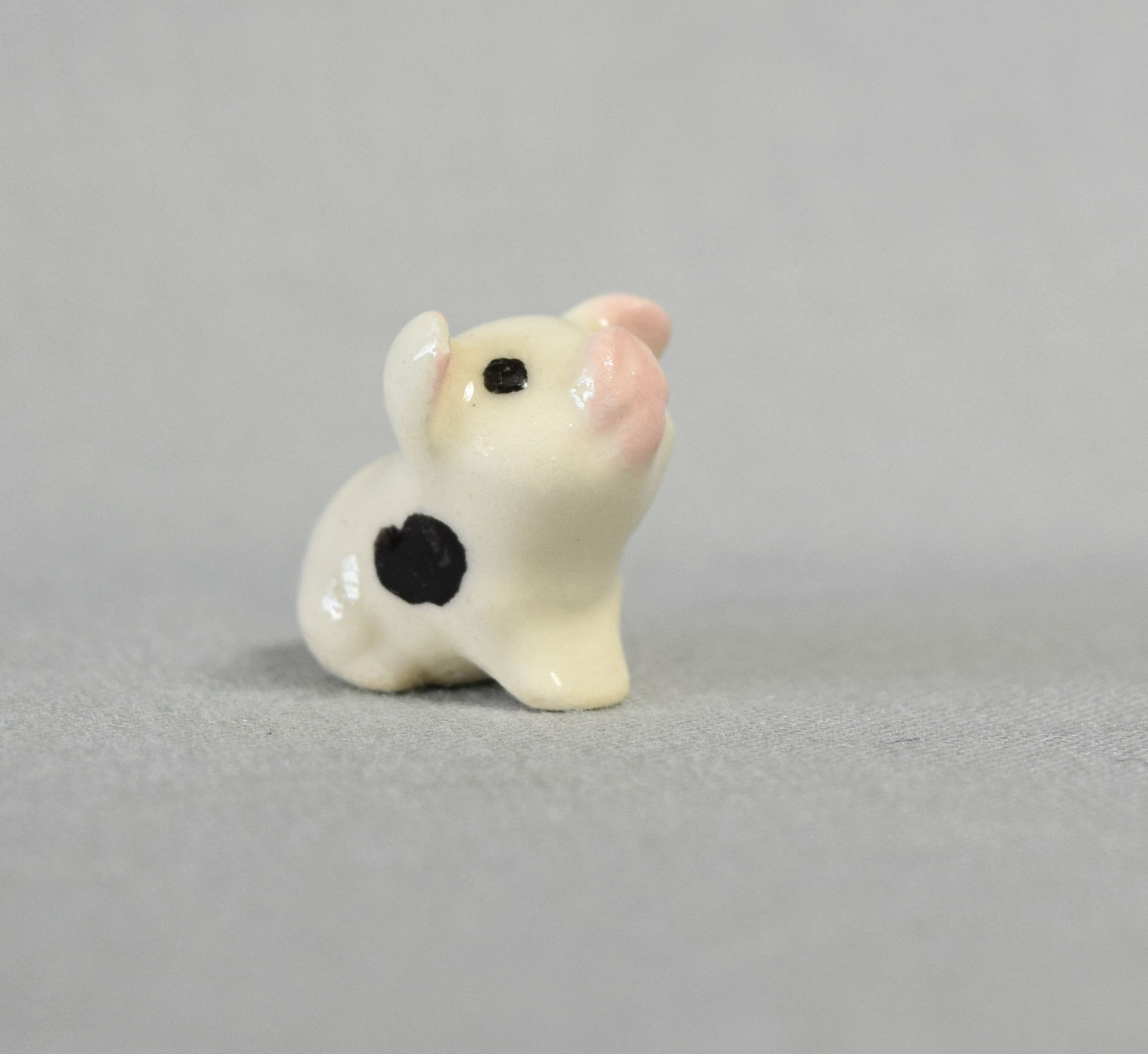 Tiny Piglet, seated   -image