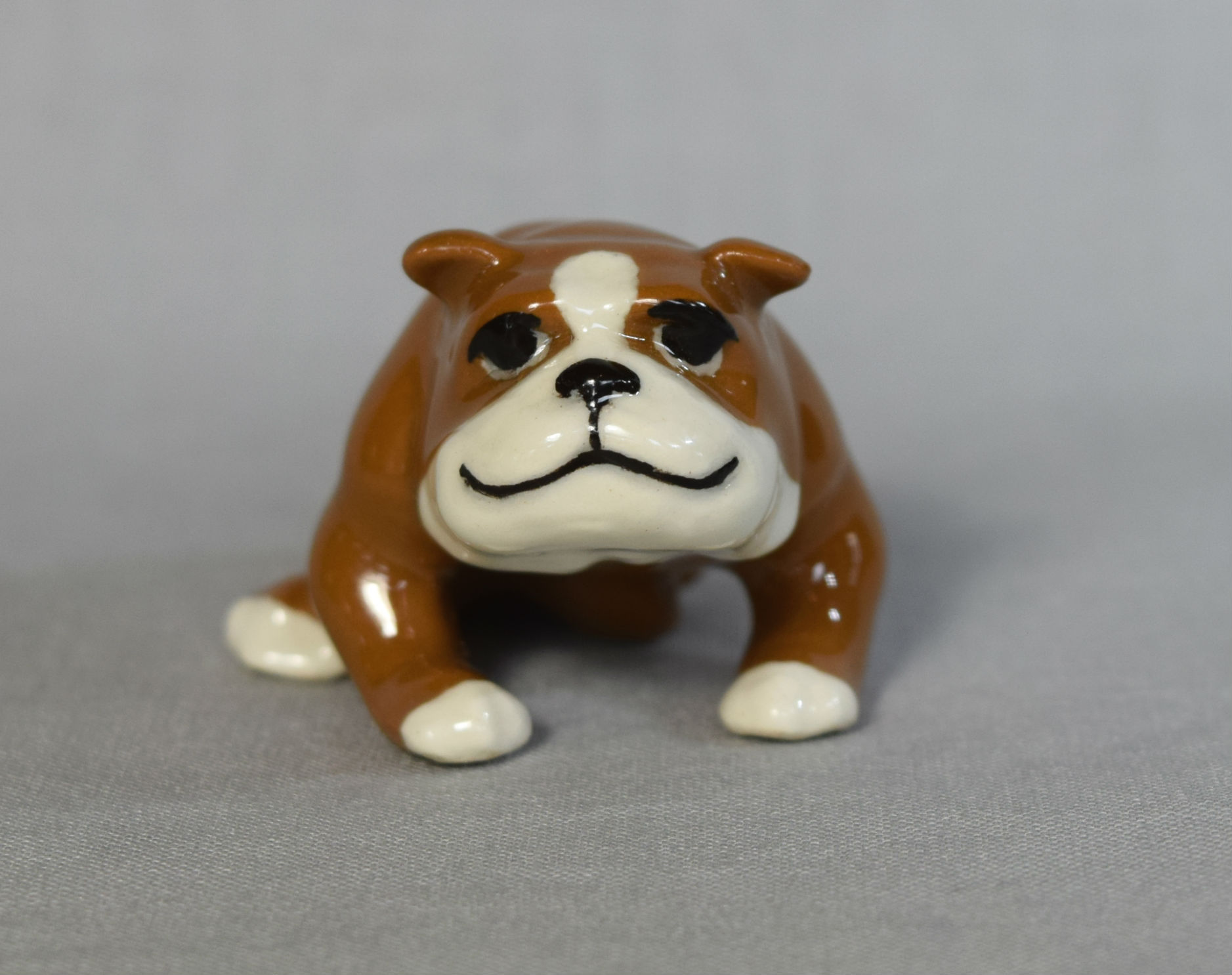 Bulldog, seated-image