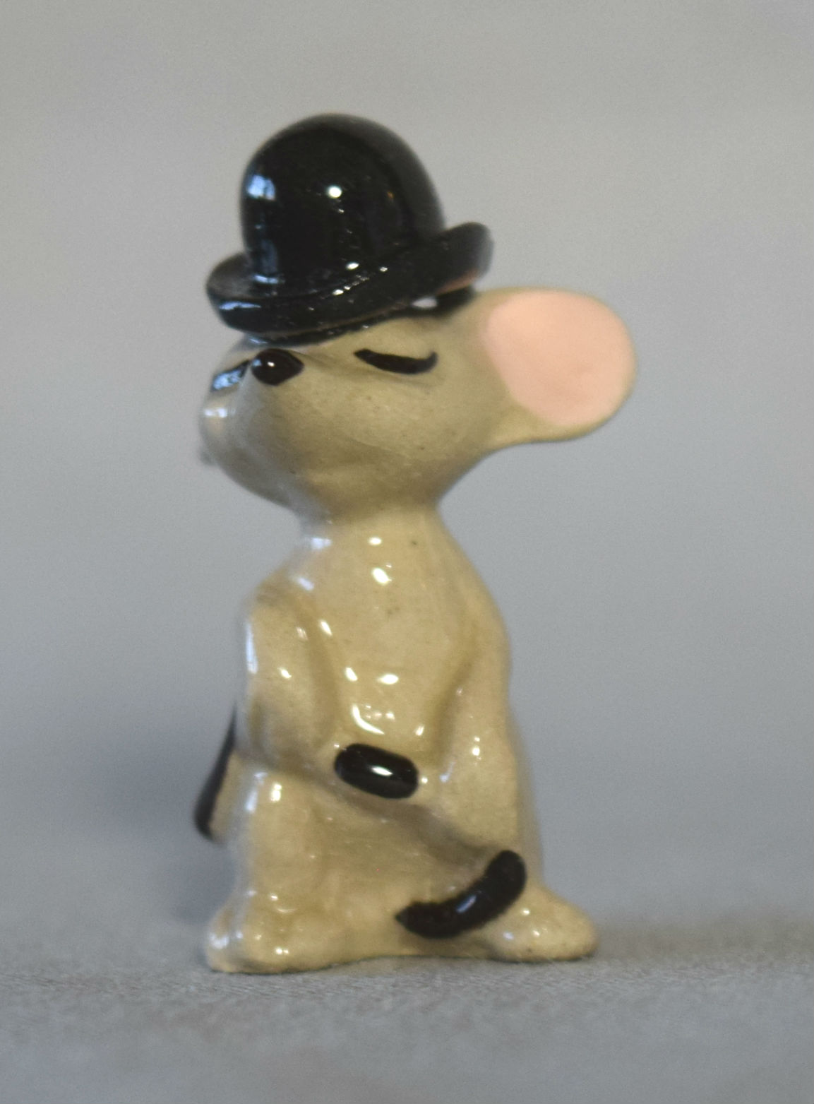 City Mouse, eyes closed-image