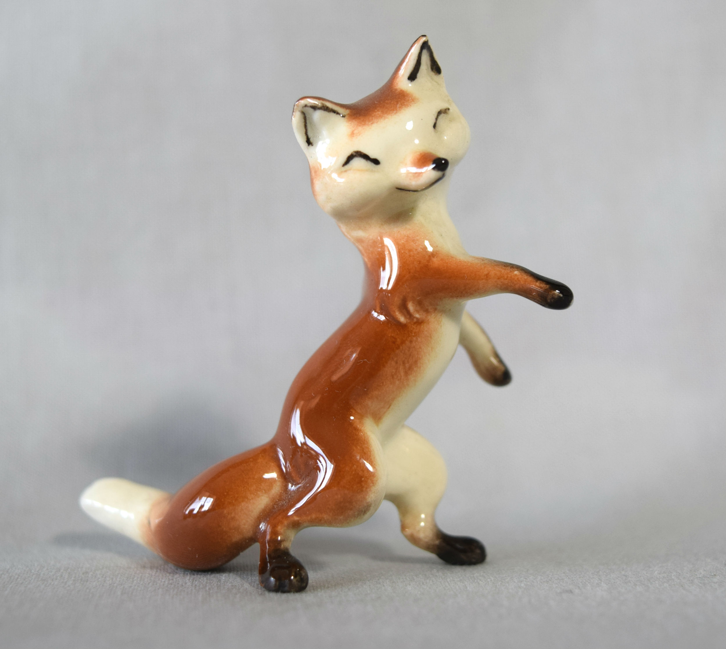 Fox Papa, on hind legs-image