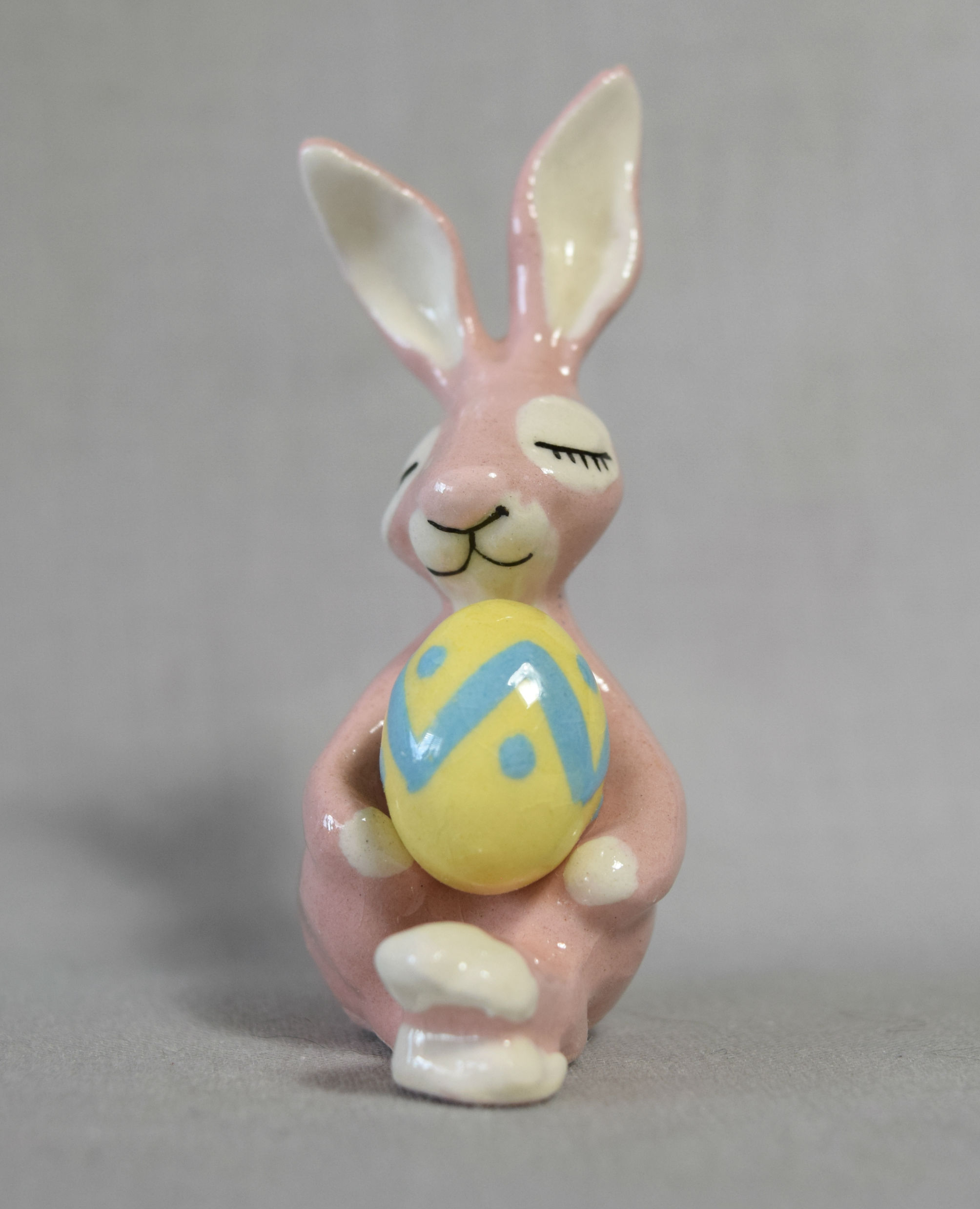 Bunny Mama with Egg / Heart main image