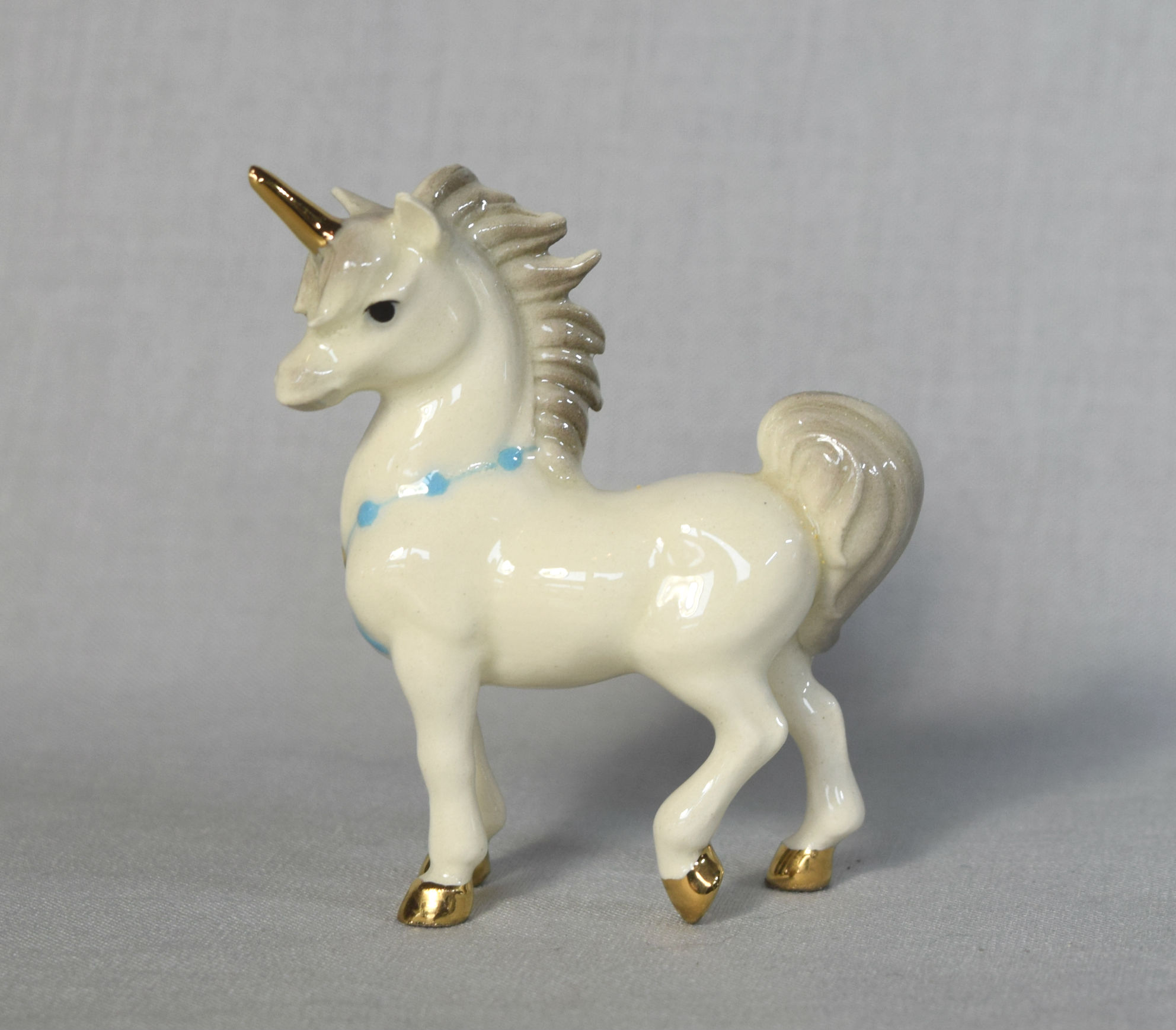 Unicorn Papa, standing-image