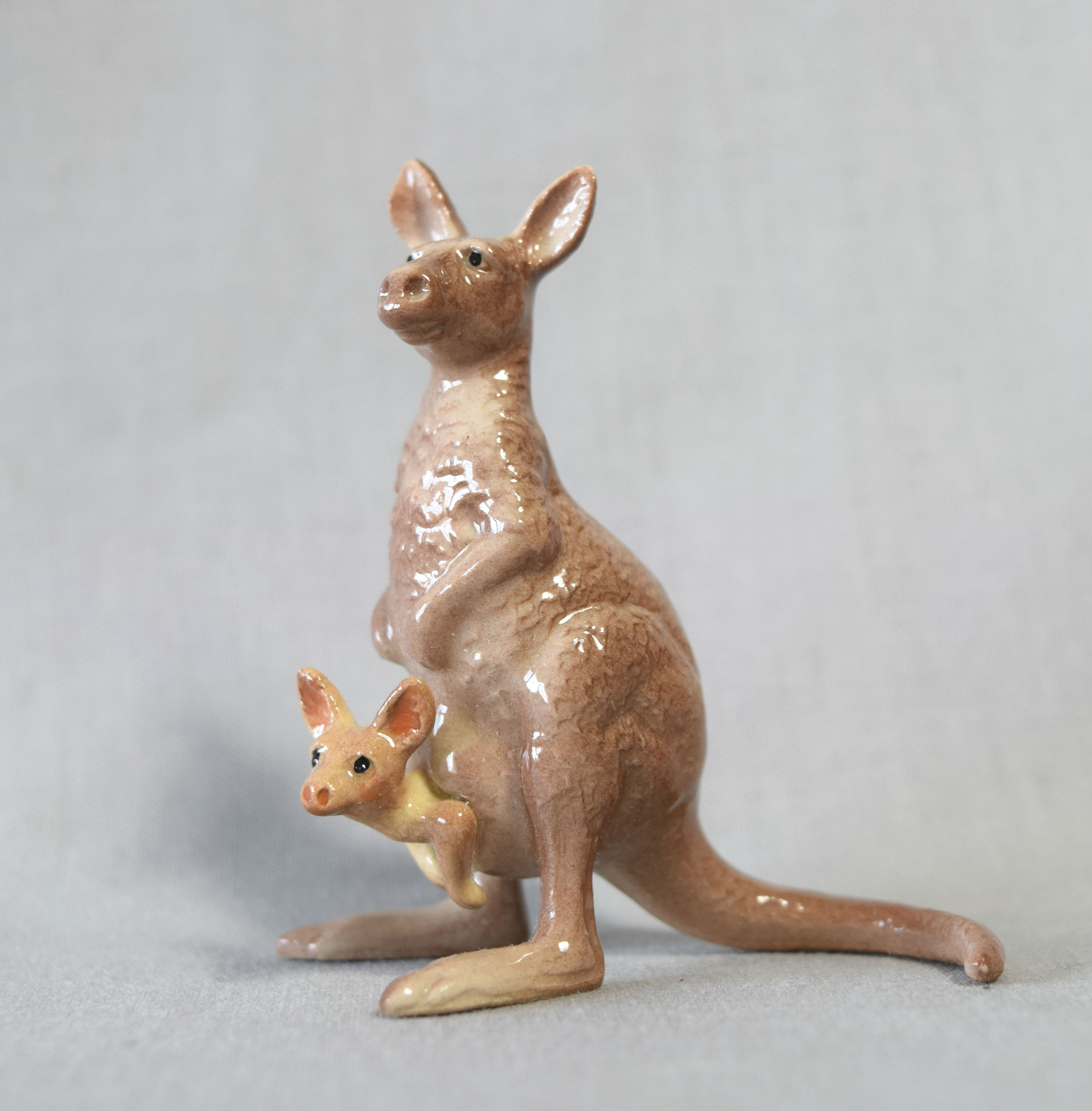 Kangaroo Mama with Joey main image