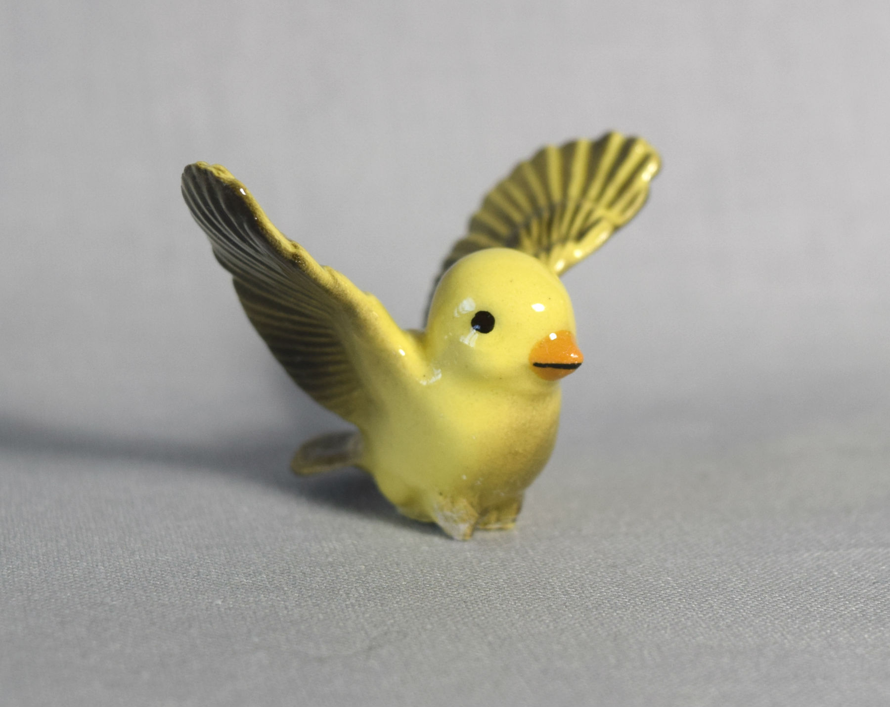 Tweetie Bird Papa, wings up-image