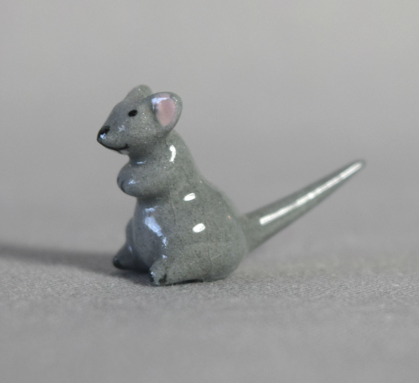 Mouse, large bottom, pointy tail-image