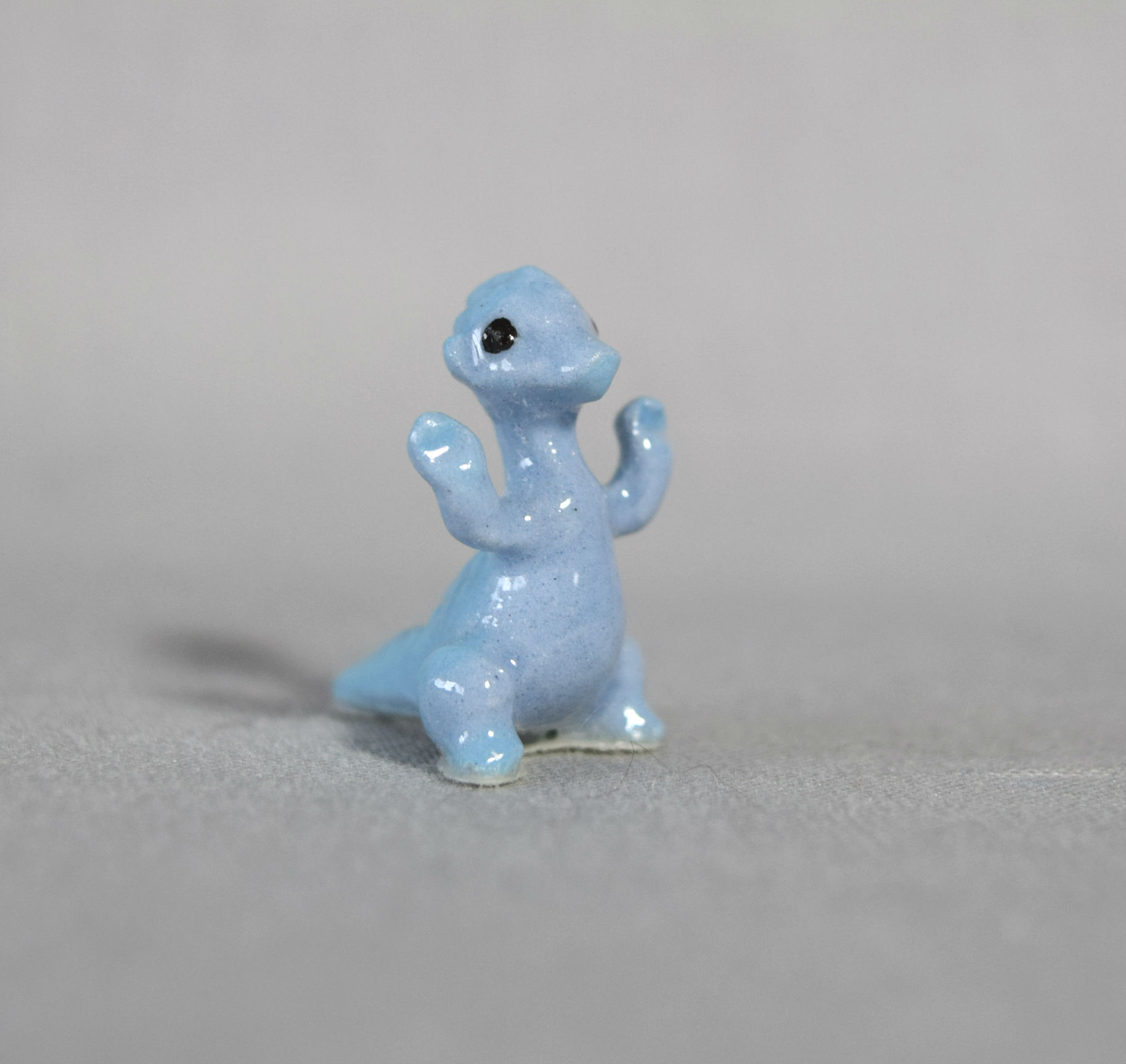 Dragon Baby, hands up-image