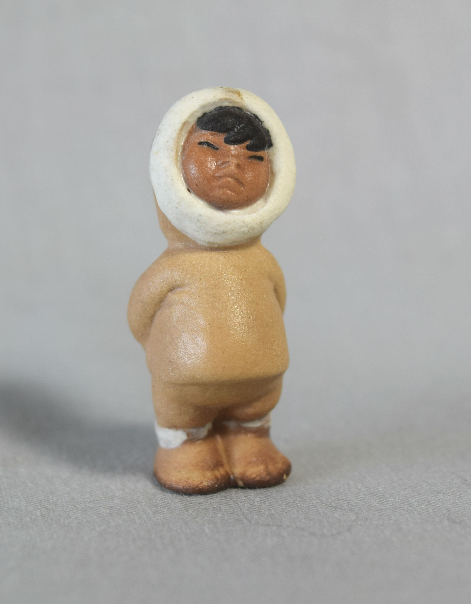 Eskimo Tot, standing-image