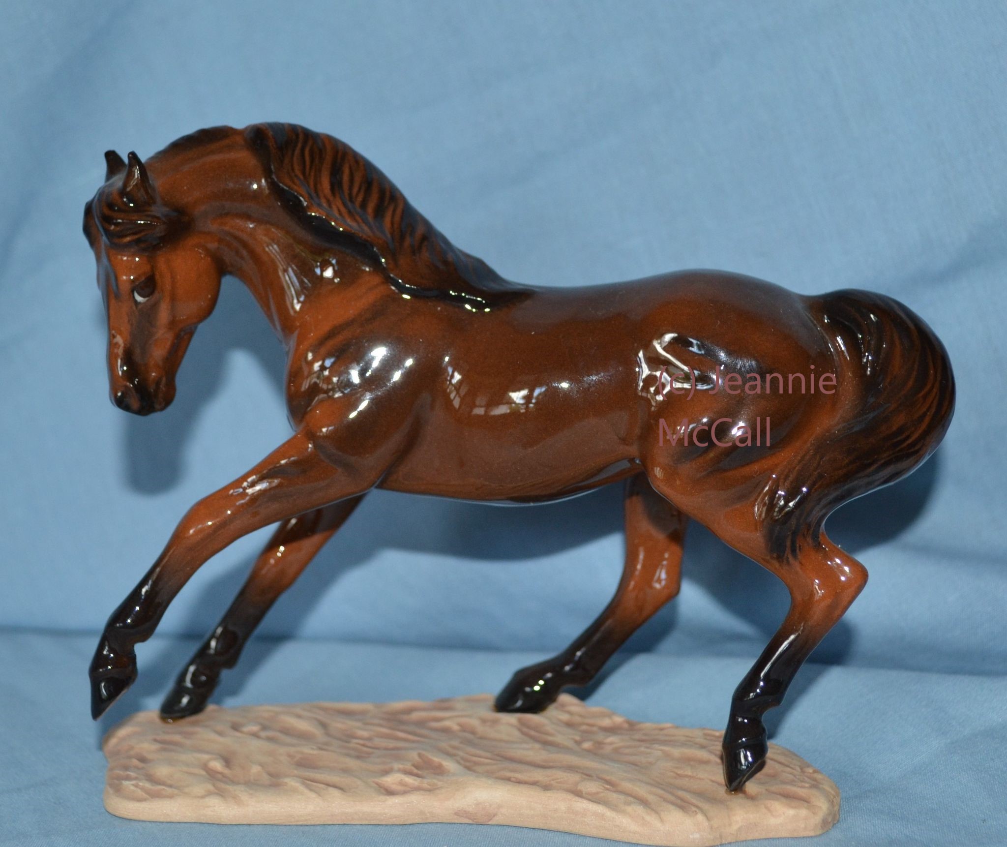 Collector's Horse, Tria main image
